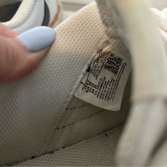 Nike Court Legacy Low Sneakers - Picture 5 of 6